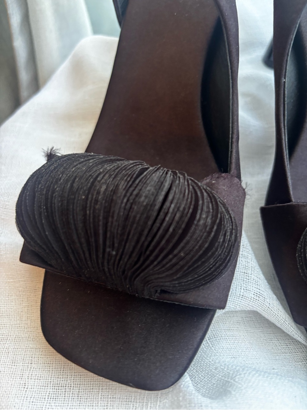 Jeffrey Campbell Duffy Kitten Heels in Black Satin Size 8 - Picture 8 of 10